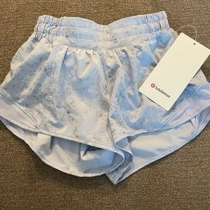 Lululemon 2.5 hotty hot shorts!!
